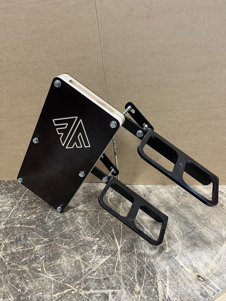 HOLDER, For chainsaw and axe