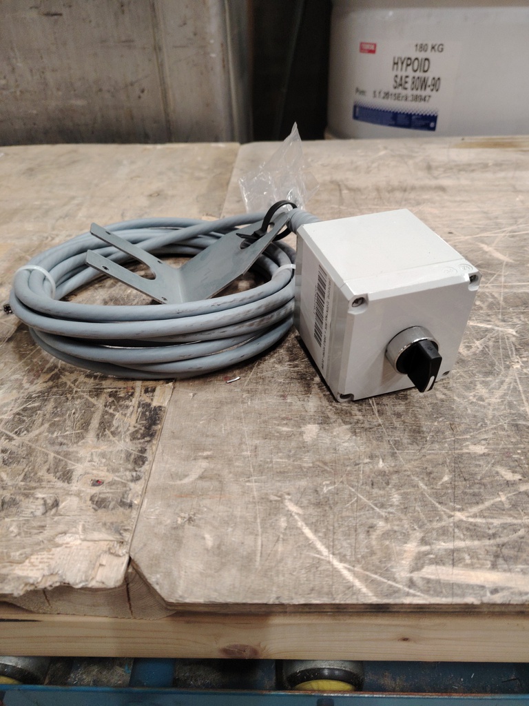 KÄSIOHJAUSRASIA + KAAPELI HF260 EM